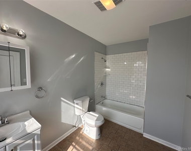 87 Broadway - Photo Thumbnail 12