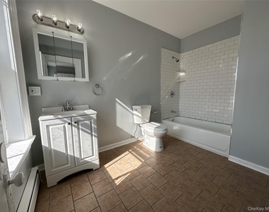 87 Broadway - Photo Thumbnail 11