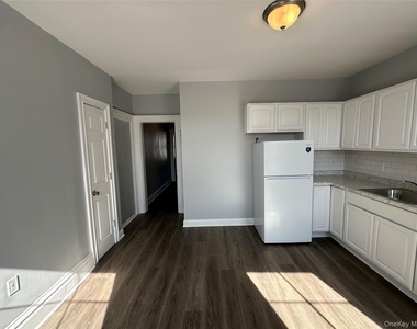 87 Broadway - Photo Thumbnail 8