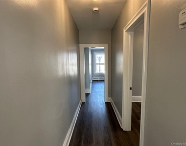 87 Broadway - Photo Thumbnail 17