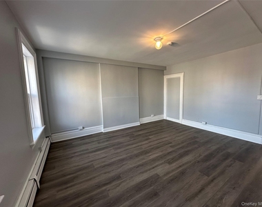 87 Broadway - Photo Thumbnail 24