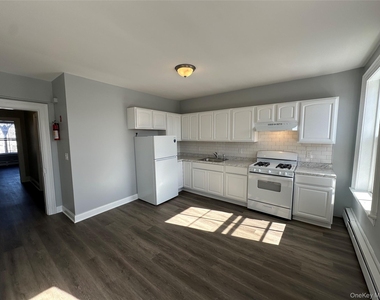 87 Broadway - Photo Thumbnail 9