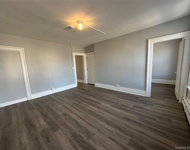 87 Broadway - Photo Thumbnail 23