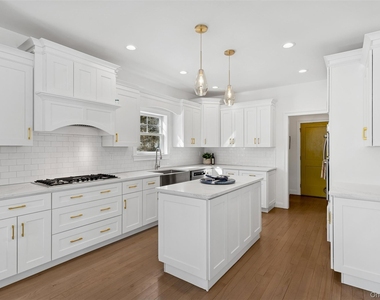 1510 Maple Lane - Photo Thumbnail 4