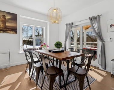 1510 Maple Lane - Photo Thumbnail 9