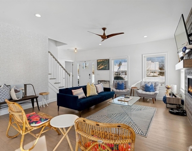 1510 Maple Lane - Photo Thumbnail 3