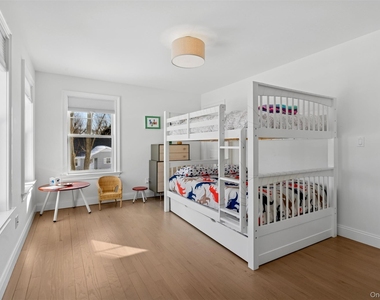 1510 Maple Lane - Photo Thumbnail 18