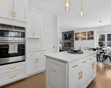 1510 Maple Lane - Photo Thumbnail 6