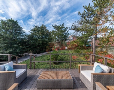 760 Surf Road - Photo Thumbnail 3