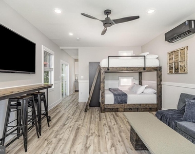 530 Monroe Bay Avenue - Photo Thumbnail 3