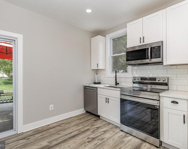 530 Monroe Bay Avenue - Photo Thumbnail 7