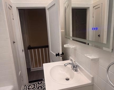 2148 S Lambert Street - Photo Thumbnail 11