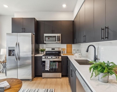 6910 Ridge Avenue - Photo Thumbnail 4