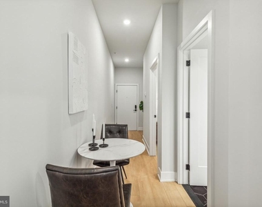 6910 Ridge Avenue - Photo Thumbnail 14