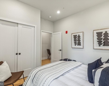 6910 Ridge Avenue - Photo Thumbnail 11