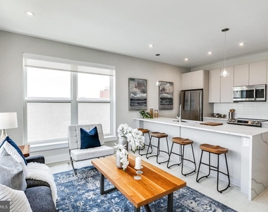 1533 Ridge Avenue - Photo Thumbnail 14