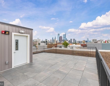1533 Ridge Avenue - Photo Thumbnail 17