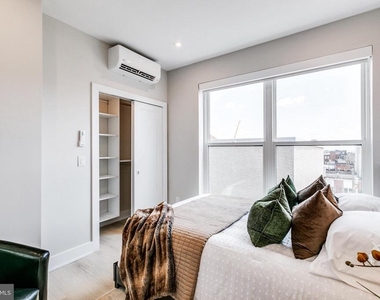 1533 Ridge Avenue - Photo Thumbnail 7