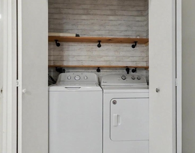 10225 Cove Ledge Court - Photo Thumbnail 19
