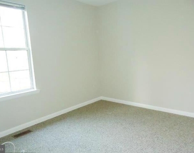 10225 Cove Ledge Court - Photo Thumbnail 18
