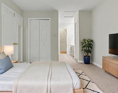 10225 Cove Ledge Court - Photo Thumbnail 24