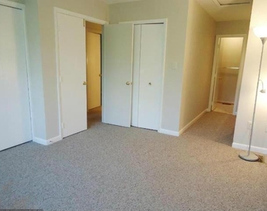10225 Cove Ledge Court - Photo Thumbnail 13