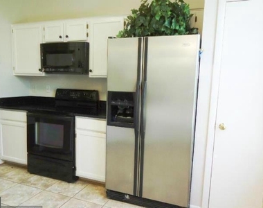 10225 Cove Ledge Court - Photo Thumbnail 6