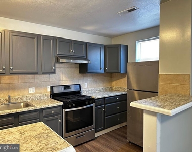 4632 Hillside Road Se - Photo Thumbnail 9