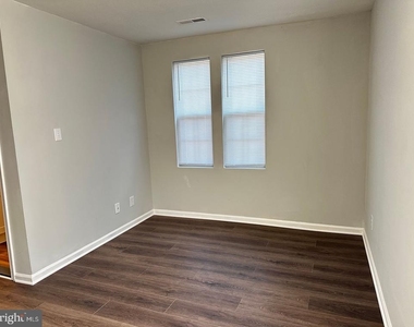 4632 Hillside Road Se - Photo Thumbnail 13