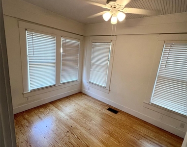 407 W 35th St - Photo Thumbnail 4