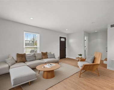 3500 Alpine Cir - Photo Thumbnail 4