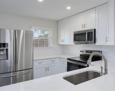 15302 Cavalier Canyon Dr - Photo Thumbnail 4