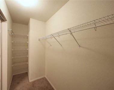 3933 Upper Passage Ln - Photo Thumbnail 10