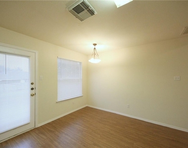 3933 Upper Passage Ln - Photo Thumbnail 5