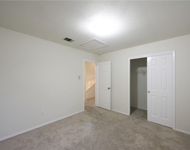 3933 Upper Passage Ln - Photo Thumbnail 16