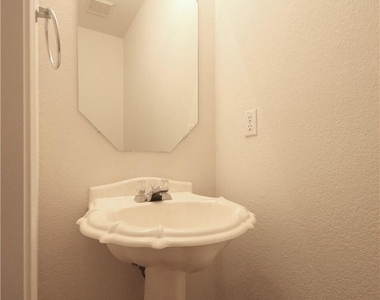 3933 Upper Passage Ln - Photo Thumbnail 12