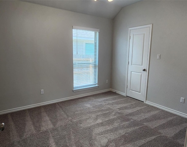 408 Los Olives Ln - Photo Thumbnail 25