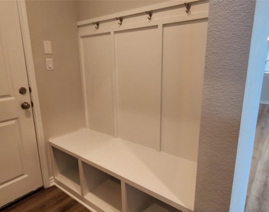 408 Los Olives Ln - Photo Thumbnail 5