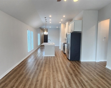 408 Los Olives Ln - Photo Thumbnail 13