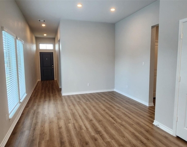 408 Los Olives Ln - Photo Thumbnail 9