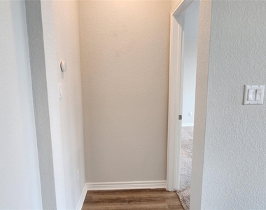 408 Los Olives Ln - Photo Thumbnail 14
