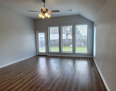 408 Los Olives Ln - Photo Thumbnail 12