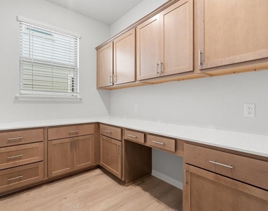 132 Condesa St - Photo Thumbnail 18