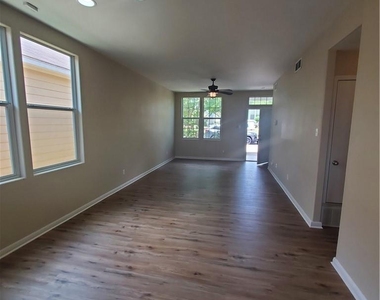 435 Mcgarity St - Photo Thumbnail 5
