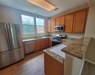 435 Mcgarity St - Photo Thumbnail 6