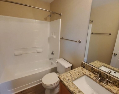 435 Mcgarity St - Photo Thumbnail 7