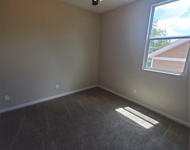 435 Mcgarity St - Photo Thumbnail 9
