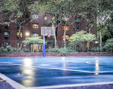 East 14th Street, New York, NY 10009 - Photo Thumbnail 8