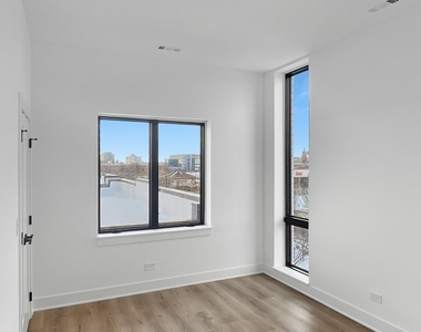 1304 S Ashland Avenue - Photo Thumbnail 4