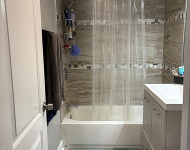 6541 S Ingleside Avenue - Photo Thumbnail 7